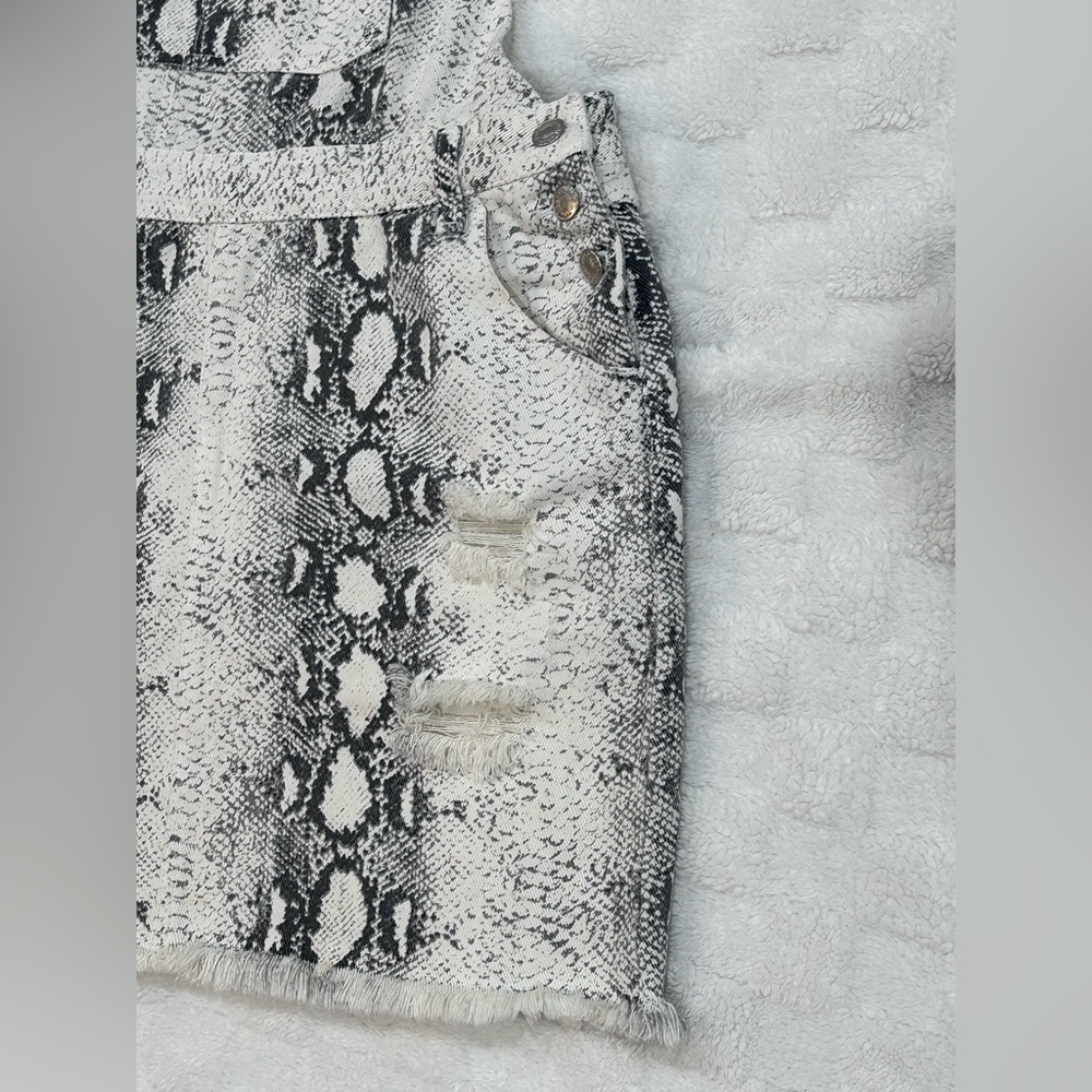POL Snakeskin Overall Dress Size L - Picture 8 of 13